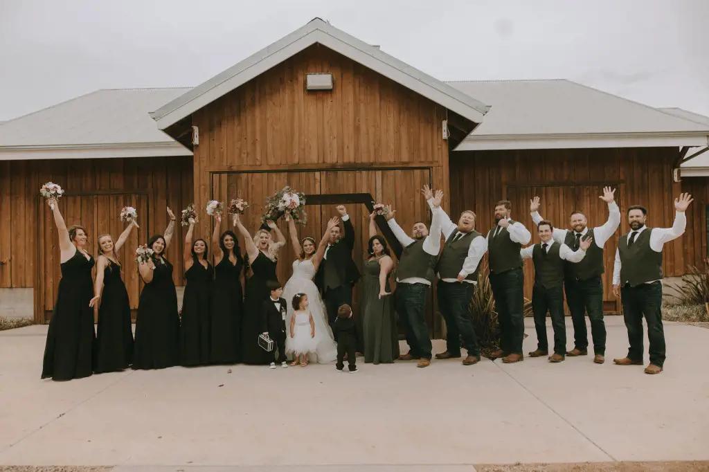 bishop farm barn wedding photo