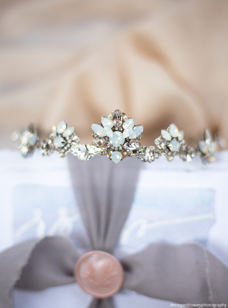 Sara Gabriel Stephanie Tiara #2 default Pale Ivory Clear/Pale Ivory picture