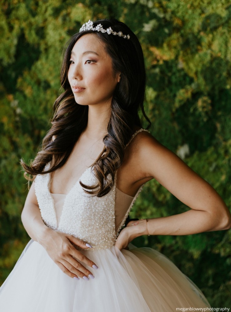 Sara Gabriel Stephanie Tiara #1 Pale Ivory Clear/Pale Ivory picture