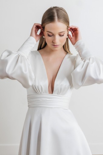 By Watters Petal #2 Ivory thumbnail