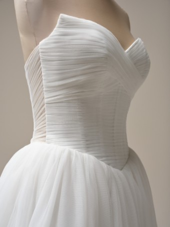 Maggie Sottero Evan 25MC317B01 #6 Ivory (gown with Natural Illusion) thumbnail