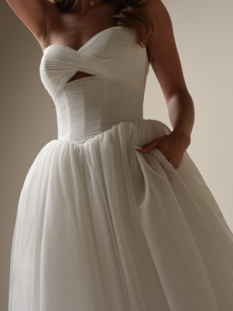 Maggie Sottero Evan 25MC317B01 #3 Ivory (gown with Natural Illusion) thumbnail