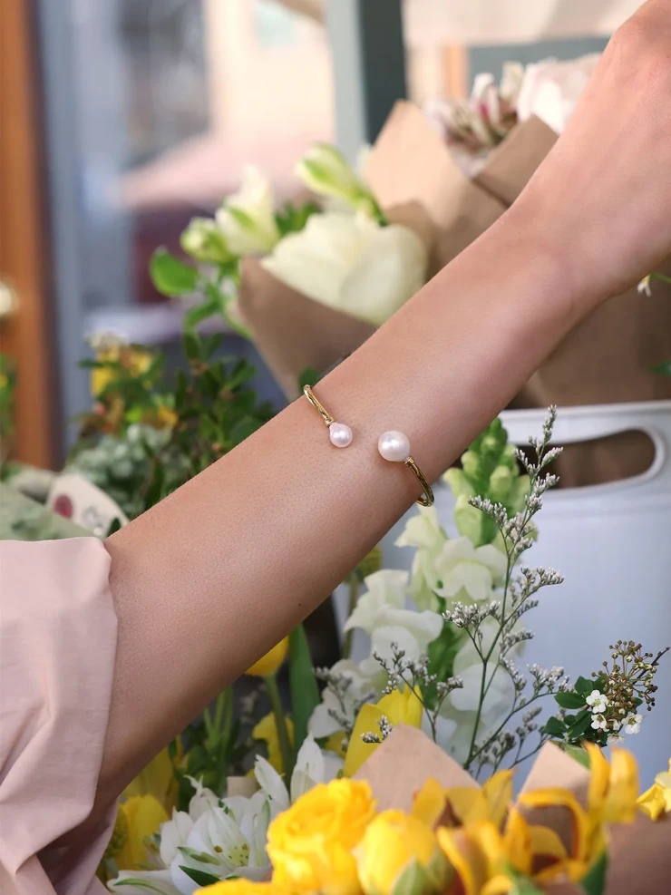 Olive & Piper Nara Cuff #1 Gold picture