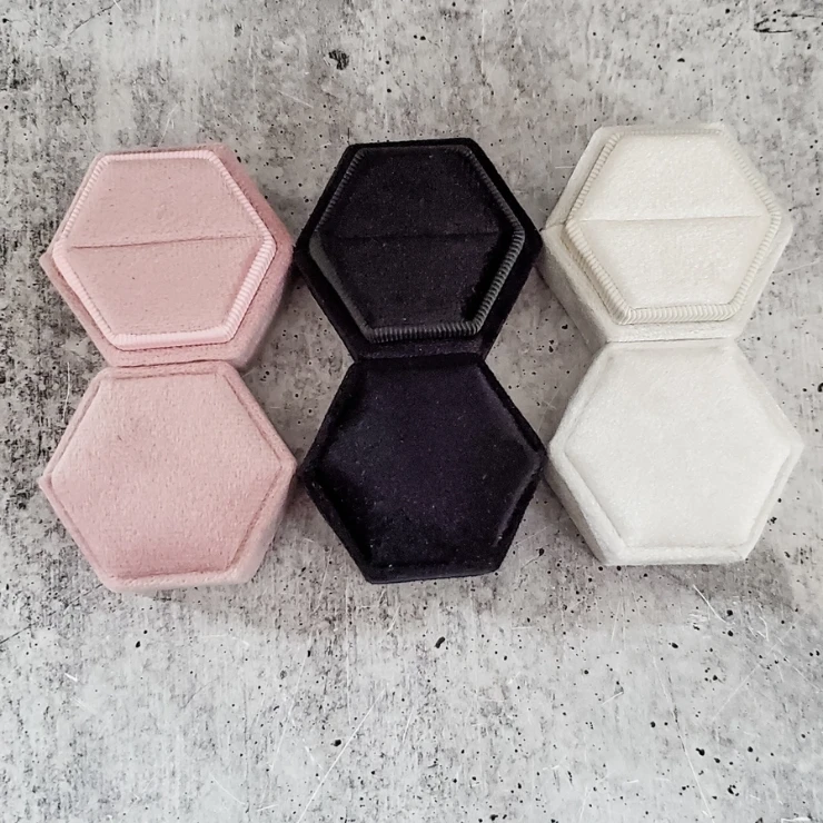 Faire #Velvet Ring Box - Single  | Salt and Sparkle Image