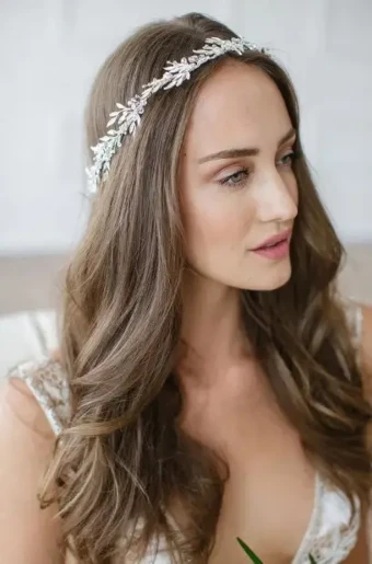 Brides & Hairpins Avalon Halo $1 thumbnail