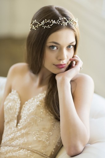 Brides & Hairpins Octavia Halo $2 Gold thumbnail
