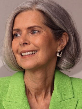 Olive & Piper Lupe Crescent Studs $4 Gold thumbnail