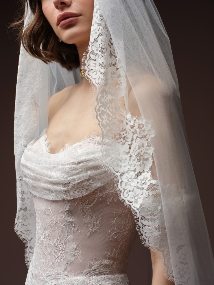 Maggie Sottero Minuet (Blusher Length) - Soft Lace Edge Veil - Maggie Sottero Minuet (Blusher Length) - Soft Lace Edge Veil - Maggie Sottero #1 Ivory picture