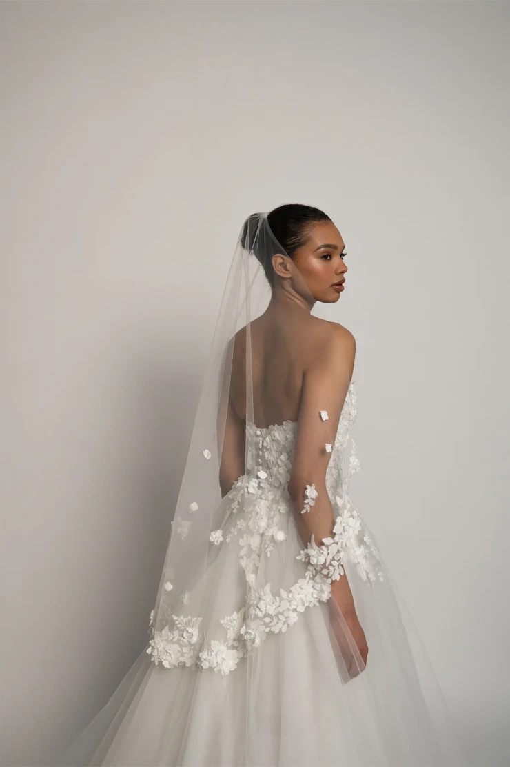Jenny Yoo Romy Fingertip Veil V22653 #1 Ivory picture